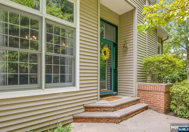Photo 4 of Townhouse for sale at 8 Clements Ct #C0068, Roseland, NJ 07068 | MLS# 26026807 | Listing updated on 2026-10-05