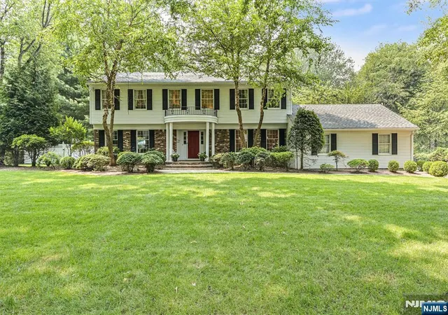 Photo 1 of Sale Pending at 7 Arthur Ct, Demarest, NJ 07627 | MLS# 26026815 | Listing updated on 2026-07-27