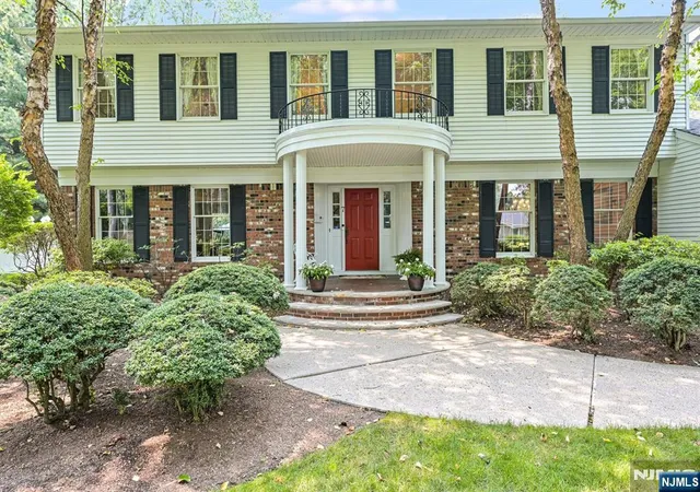 Photo 2 of Sale Pending at 7 Arthur Ct, Demarest, NJ 07627 | MLS# 26026815 | Listing updated on 2026-07-27