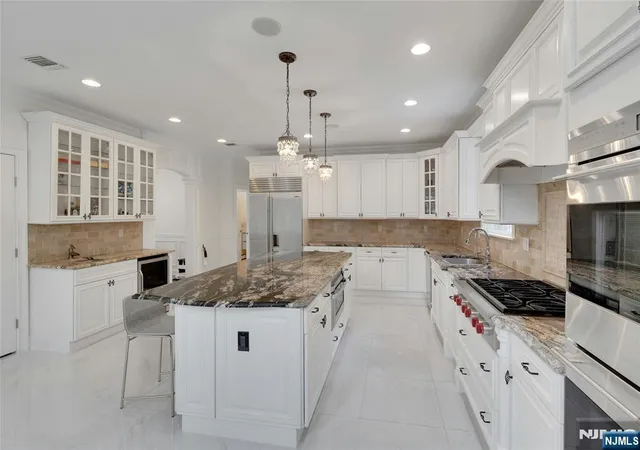 Photo 4 of Sale Pending at 38 Glenwood Ave, Demarest, NJ 07627 | MLS# 26026828 | Listing updated on 2026-08-31