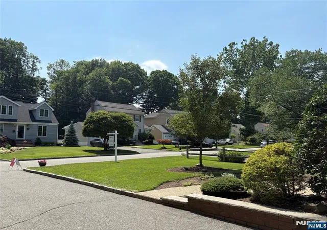 Photo 2 of Single family home for sale at 33 Longacre Dr, Livingston, NJ 07039 | MLS# 26026833 | Listing updated on 2026-09-14