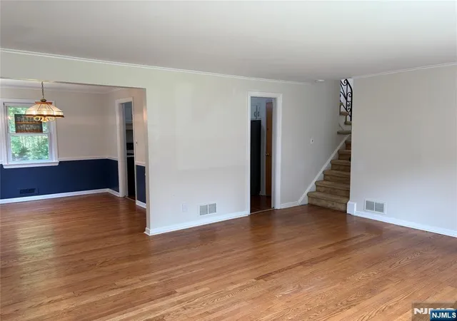 Photo 4 of Single family home for sale at 33 Longacre Dr, Livingston, NJ 07039 | MLS# 26026833 | Listing updated on 2026-09-14