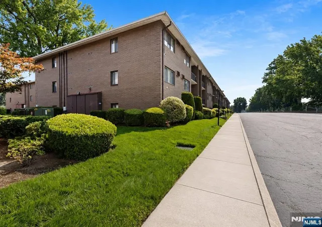 2nd image of 464 Liberty St, Little Ferry, NJ 07643