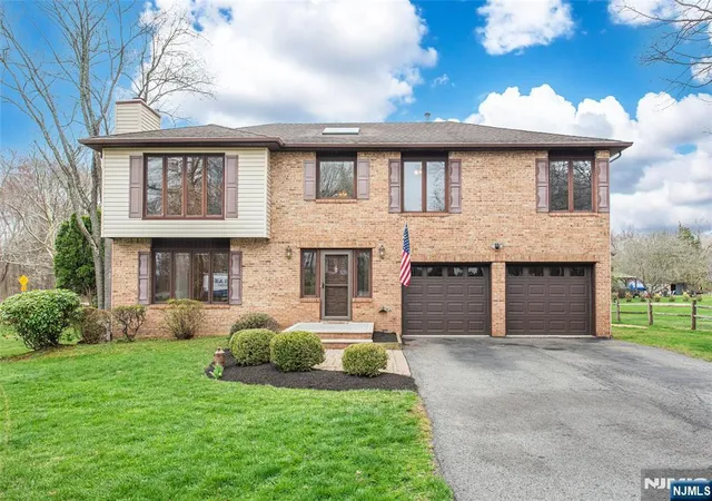 2nd image of 1 Old Timbers Ct, Kenvil, NJ 07847 | MLS# 26026861