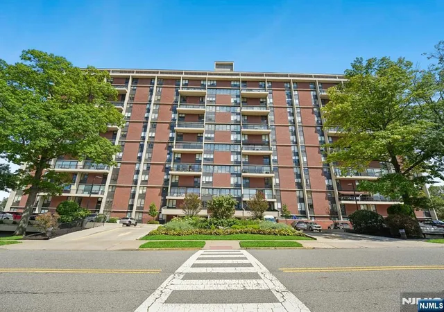 24th image of 3 Horizon Rd #1422, Fort Lee, NJ 07024 | MLS# 26026881