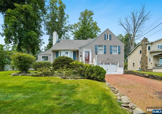 2nd image of 25 Lake Dr, Wayne, NJ 07470 | MLS# 26026902