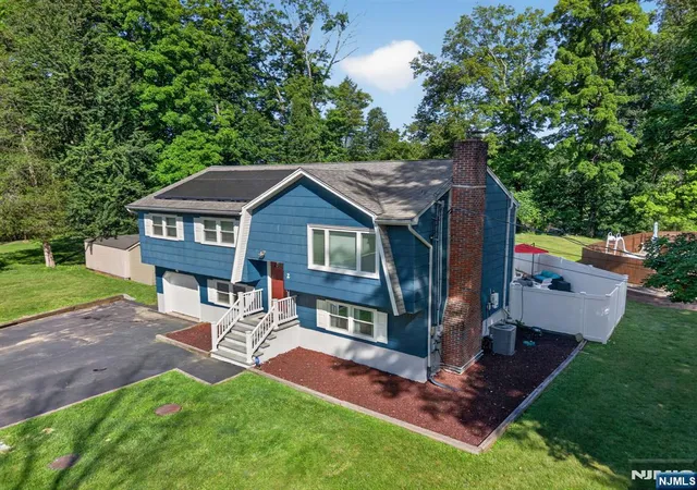 29th image of 2 Vivian Plz, Newton, NJ 07860 | MLS# 26026942