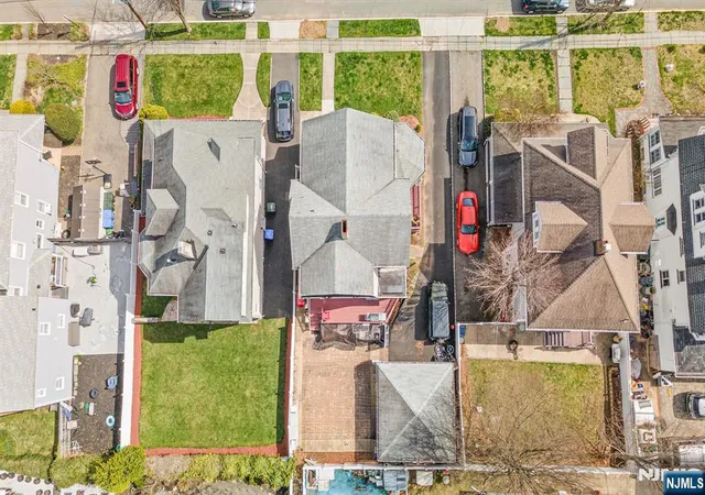 Photo 4 of Sale Pending at 206 Mortimer Ave, Rutherford, NJ 07070 | MLS# 26026953 | Listing updated on 2026-09-09