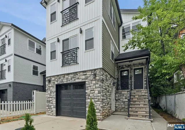 Photo 3 of Sale Pending at 219 S Burnett St, East Orange, NJ 07018 | MLS# 26026986 | Listing updated on 2026-08-28