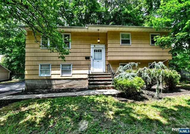 Photo 2 of Single family home for sale at 479 Goffle Rd, Wyckoff, NJ 07481 | MLS# 26026990 | Listing updated on 2026-09-06