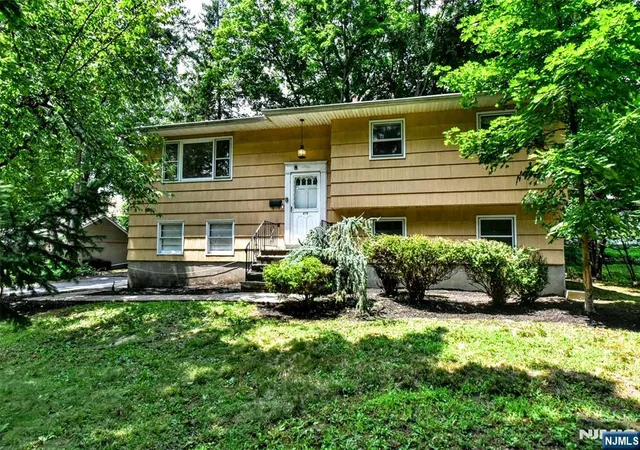 Photo 3 of Single family home for sale at 479 Goffle Rd, Wyckoff, NJ 07481 | MLS# 26026990 | Listing updated on 2026-09-06