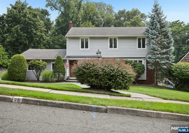 Photo 2 of Single family home for sale at 26 Almroth Dr, Wayne, NJ 07470 | MLS# 26027021 | Listing updated on 2026-09-14