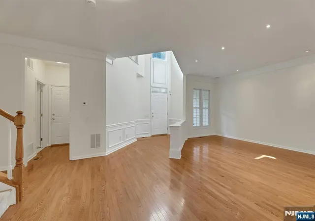 Photo 4 of Townhouse for sale at 68 Independence Trl, Totowa, NJ 07512 | MLS# 26027025 | Listing updated on 2026-10-10