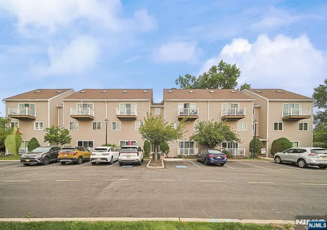 29th image of 59 Presidential Dr, Englewood, NJ 07631 | MLS# 26027037