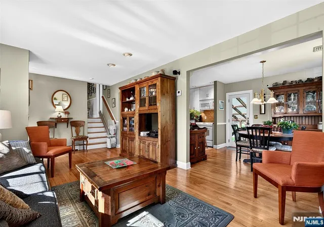 5th image of 18 Hillcrest Dr, Bloomingdale, NJ 07403 | MLS# 26027073