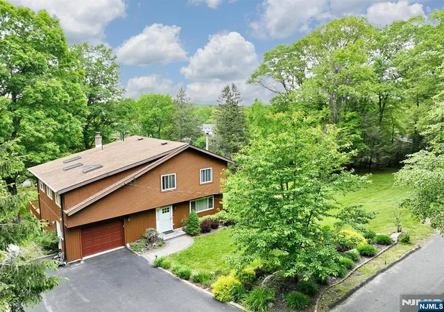 2nd image of 64 Larchmont Dr, West Milford, NJ 07421 | MLS# 26027128
