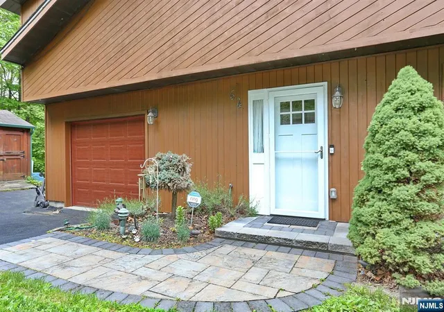 4th image of 64 Larchmont Dr, West Milford, NJ 07421 | MLS# 26027128