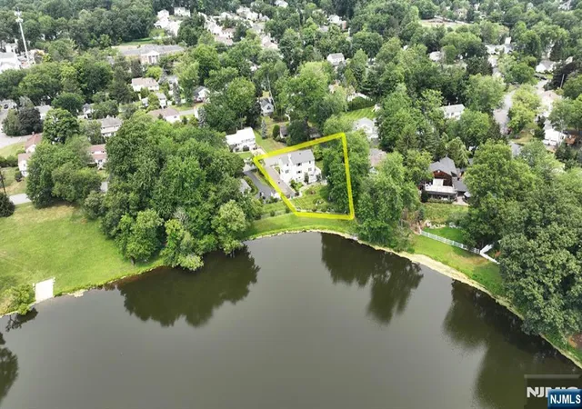 4th image of 237 Woodfield Rd, Twp Of Washington, NJ 07676 | MLS# 26027130