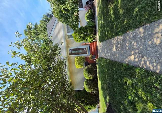 Photo 2 of Single family home for sale at 147 Merritt Ave, Bergenfield, NJ 07621 | MLS# 26027133 | Listing updated on 2026-08-04