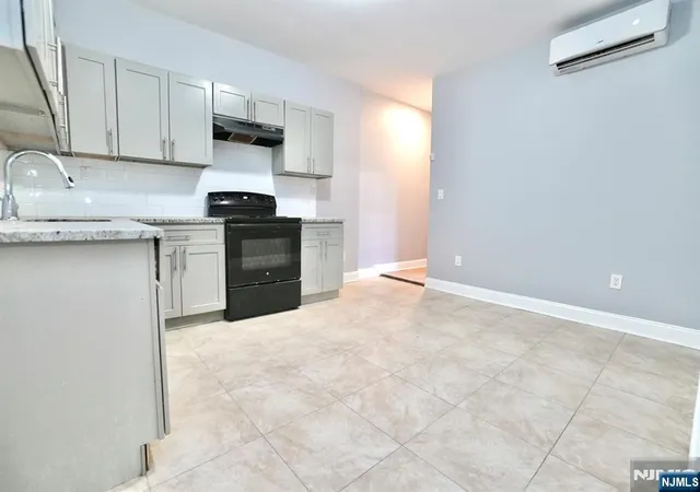Listing Photo 4 - Condo for sale in building located at 351 Mulberry St, Newark, NJ 07102