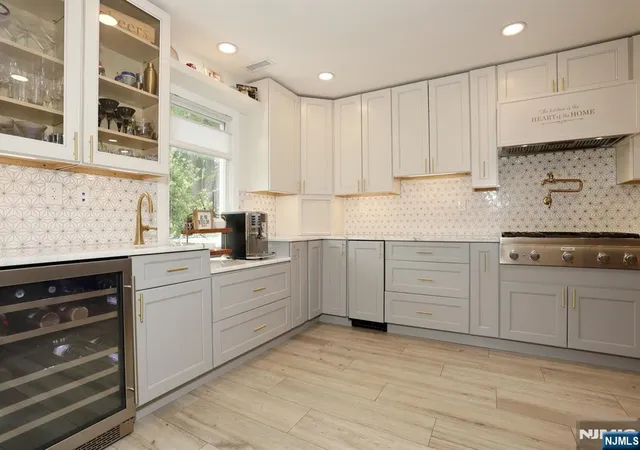 Photo 4 of Single family home for sale at 434 Hasbrouck Blvd, Oradell, NJ 07649 | MLS# 26027146 | Listing updated on 2026-09-17