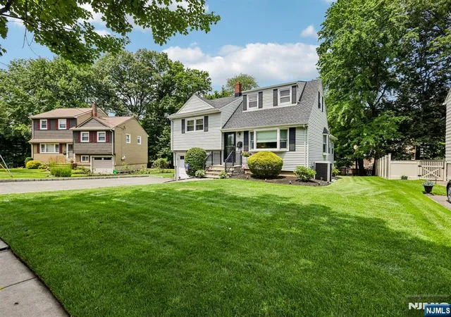 Photo 3 of Sale Pending at 26 Westland Rd, Verona, NJ 07044 | MLS# 26027178 | Listing updated on 2026-09-05