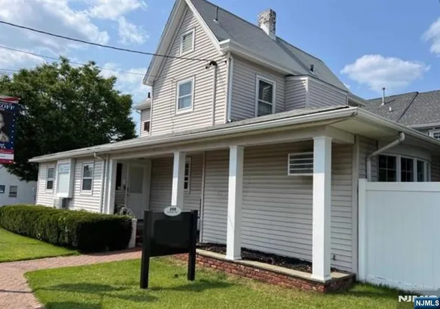 Photo 1 of House for sale at 258 Everett Ave, Wyckoff, NJ 07481 | MLS# 26027184 | Listing updated on 2026-10-27