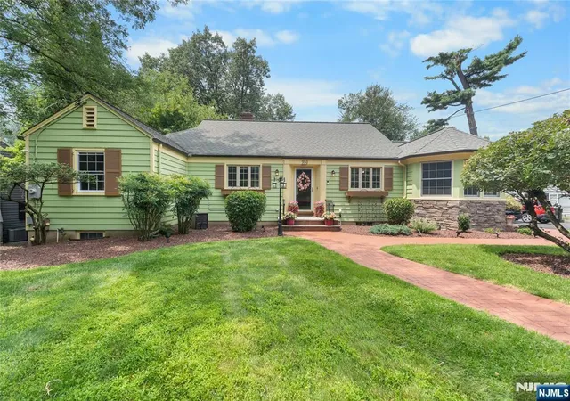 Photo 3 of Sale Pending at 950 Belvidere, Plainfield, NJ 07060 | MLS# 26027198 | Listing updated on 2026-08-16