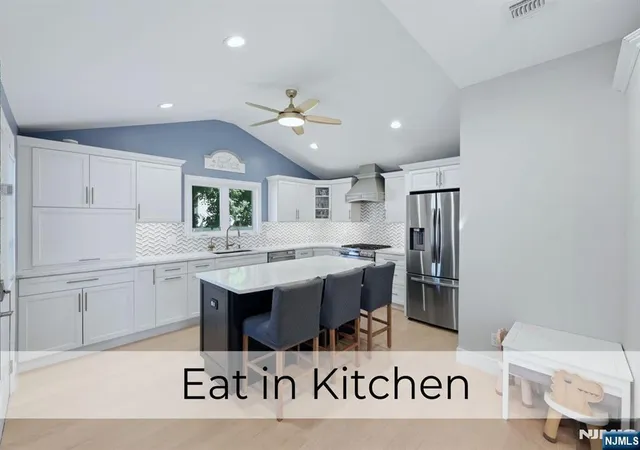 Photo 4 of Single family home for sale at 266 Wayne Ave, River Edge, NJ 07661 | MLS# 26027250 | Listing updated on 2026-09-18