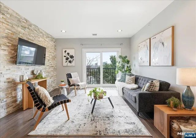 2nd image of 302 Palisade Ave #404, Jersey City, NJ 07307 | MLS# 26027298
