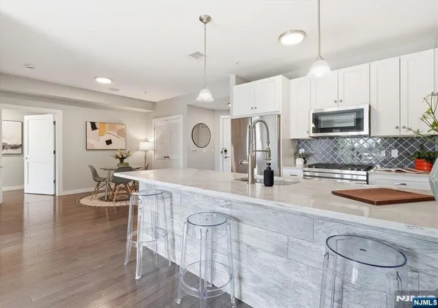 Listing Photo 4 - Condo for sale in building located at 302 Palisade Ave, Jersey City, NJ 07307 - Unit #404