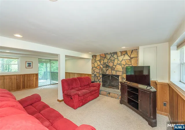 Photo 4 of Sale Pending at 171 Skyline Lake Dr, Ringwood, NJ 07456 | MLS# 26027301 | Listing updated on 2026-09-01