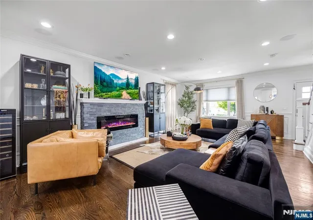 Photo 4 of Single family home for sale at 83 Columbia St, Wood Ridge, NJ 07075 | MLS# 26027302 | Listing updated on 2026-08-20