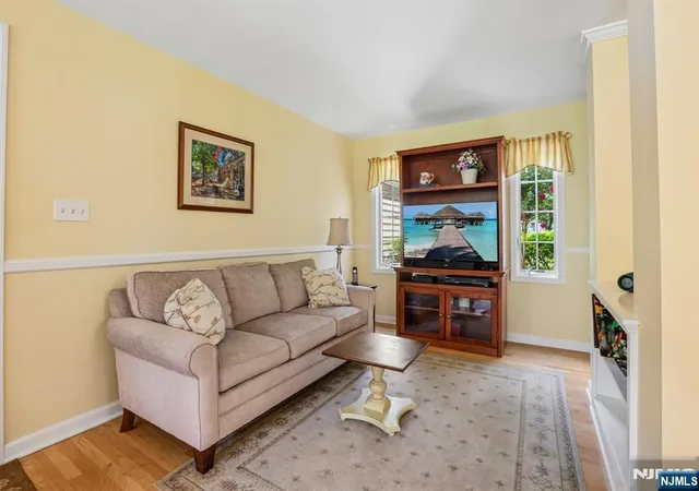 5th image of 364 Northern Pkwy, Ridgewood, NJ 07450 | MLS# 26027306