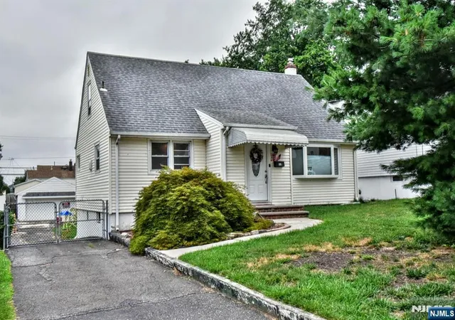 2nd image of 132 Charlton Ave, Lodi, NJ 07644 | MLS# 26027369