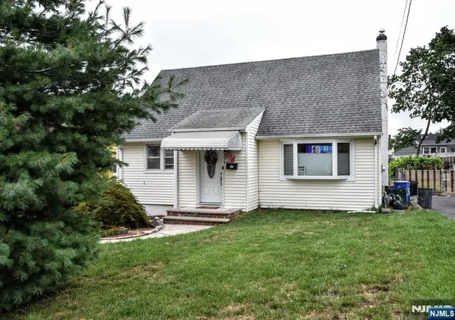 Photo 3 of Sale Pending at 132 Charlton Ave, Lodi, NJ 07644 | MLS# 26027369 | Listing updated on 2026-08-28