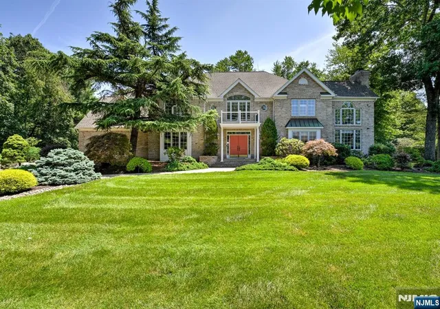 1st image of 5 Meadow Ct, Montville Township, NJ 07045 | MLS# 26027372
