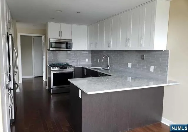 Photo 3 of Condo for sale at 1026 Hudson Park #1026, Edgewater, NJ 07020 | MLS# 26027376 | Listing updated on 2026-09-15