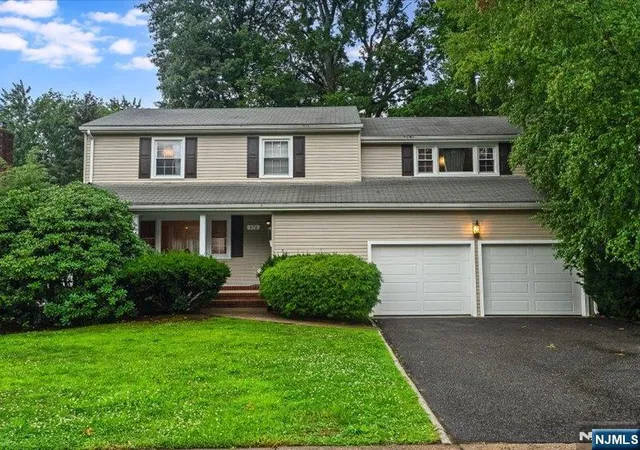 Photo 1 of Sale Pending at 372 Mckinley Blvd, Paramus, NJ 07652 | MLS# 26027403 | Listing updated on 2026-09-15