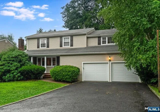 Photo 2 of Sale Pending at 372 Mckinley Blvd, Paramus, NJ 07652 | MLS# 26027403 | Listing updated on 2026-09-15