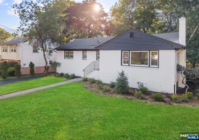 Photo 3 of Sale Pending at 29 Woodhull Ave, West Orange, NJ 07052 | MLS# 26027410 | Listing updated on 2026-09-08