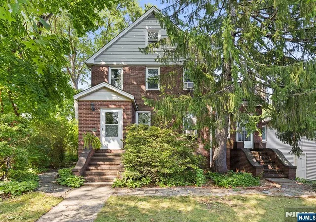 Photo 4 of Sale Pending at 173 Linwood Ave, Bogota, NJ 07603 | MLS# 26027443 | Listing updated on 2026-08-13