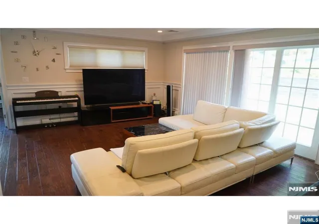 Photo 1 of Single family home for sale at 133 Reldyes Ave, Leonia, NJ 07605 | MLS# 26027445 | Listing updated on 2026-08-13