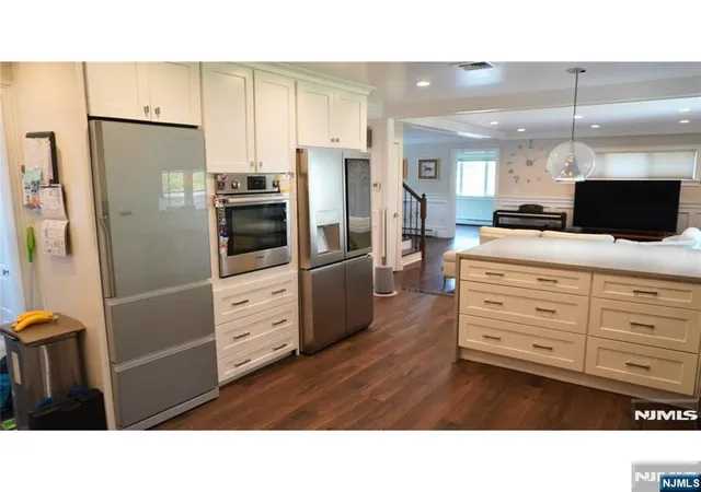 Photo 4 of Single family home for sale at 133 Reldyes Ave, Leonia, NJ 07605 | MLS# 26027445 | Listing updated on 2026-08-13