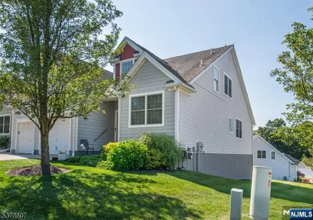 3rd image of 11 Fairchild Ln #11, Sussex, NJ 07461 | MLS# 26027446