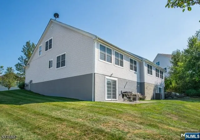 4th image of 11 Fairchild Ln #11, Sussex, NJ 07461 | MLS# 26027446