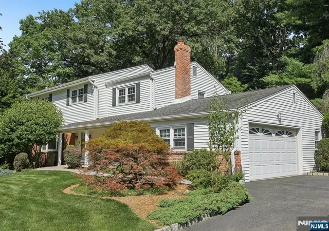 2nd image of 36 Stonefence Rd, Oakland, NJ 07436 | MLS# 26027457