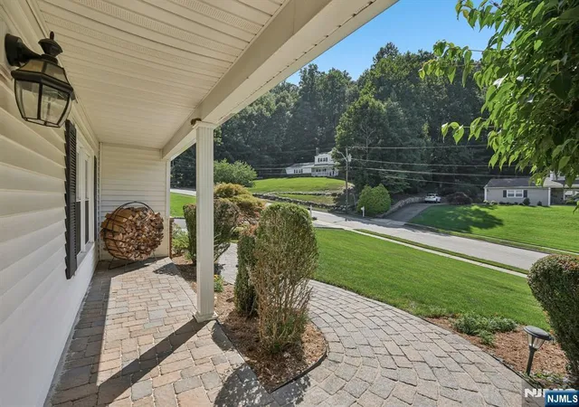 4th image of 36 Stonefence Rd, Oakland, NJ 07436 | MLS# 26027457