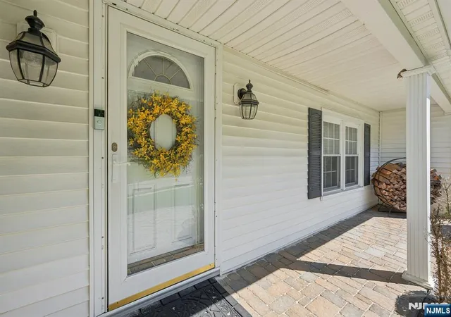 5th image of 36 Stonefence Rd, Oakland, NJ 07436 | MLS# 26027457
