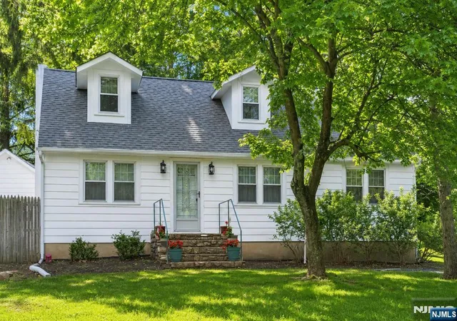 2nd image of 899 Green Pond Rd, Rockaway, NJ 07866 | MLS# 26027458